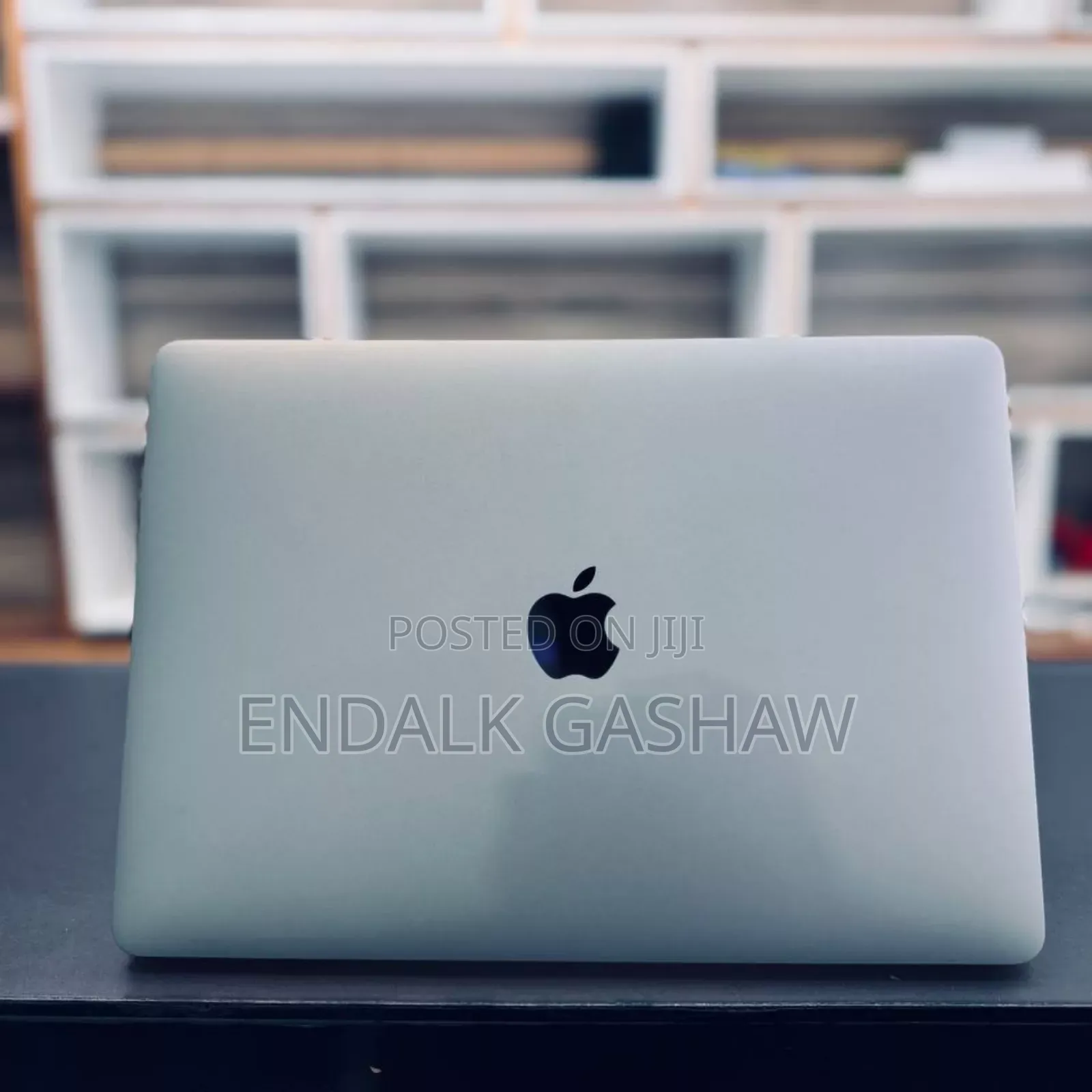 New Laptop Apple MacBook 2017 8GB Intel Core I5 SSD 256GB