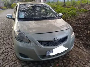Toyota Yaris 2007 Gold