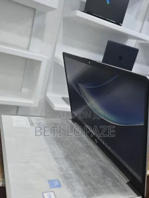 New Laptop HP 12GB Intel Core I3 SSD 512GB