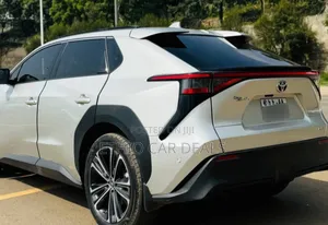 Toyota bZ4X 71.4 kWh FWD 2023 Silver