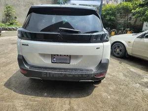 Peugeot 5008 2022 White