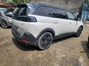 Peugeot 5008 2022 White