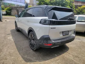 Peugeot 5008 2022 White