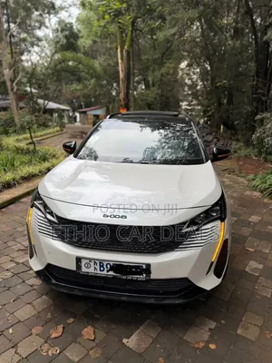 Photo - Peugeot 5008 2021 White
