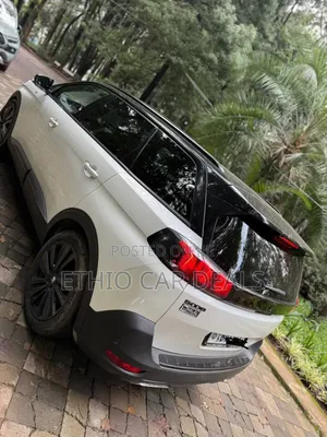 Peugeot 5008 2021 White