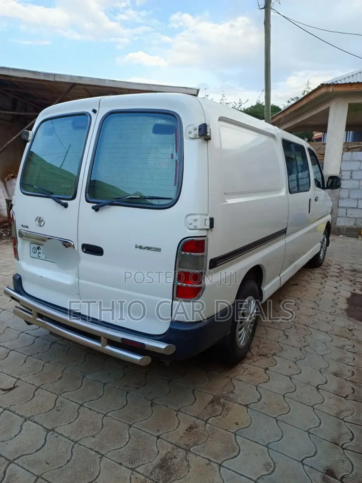 Toyota HiAce 2011 White