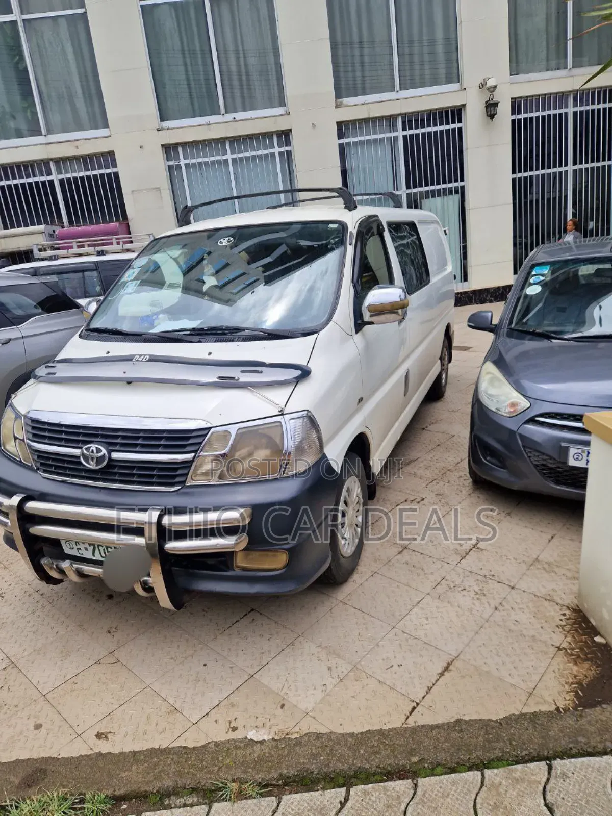 Toyota HiAce 2011 White