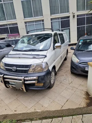 Toyota HiAce 2011 White