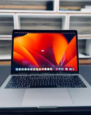 New Laptop Apple MacBook Pro 2017 8GB Intel Core I5 SSD 256GB