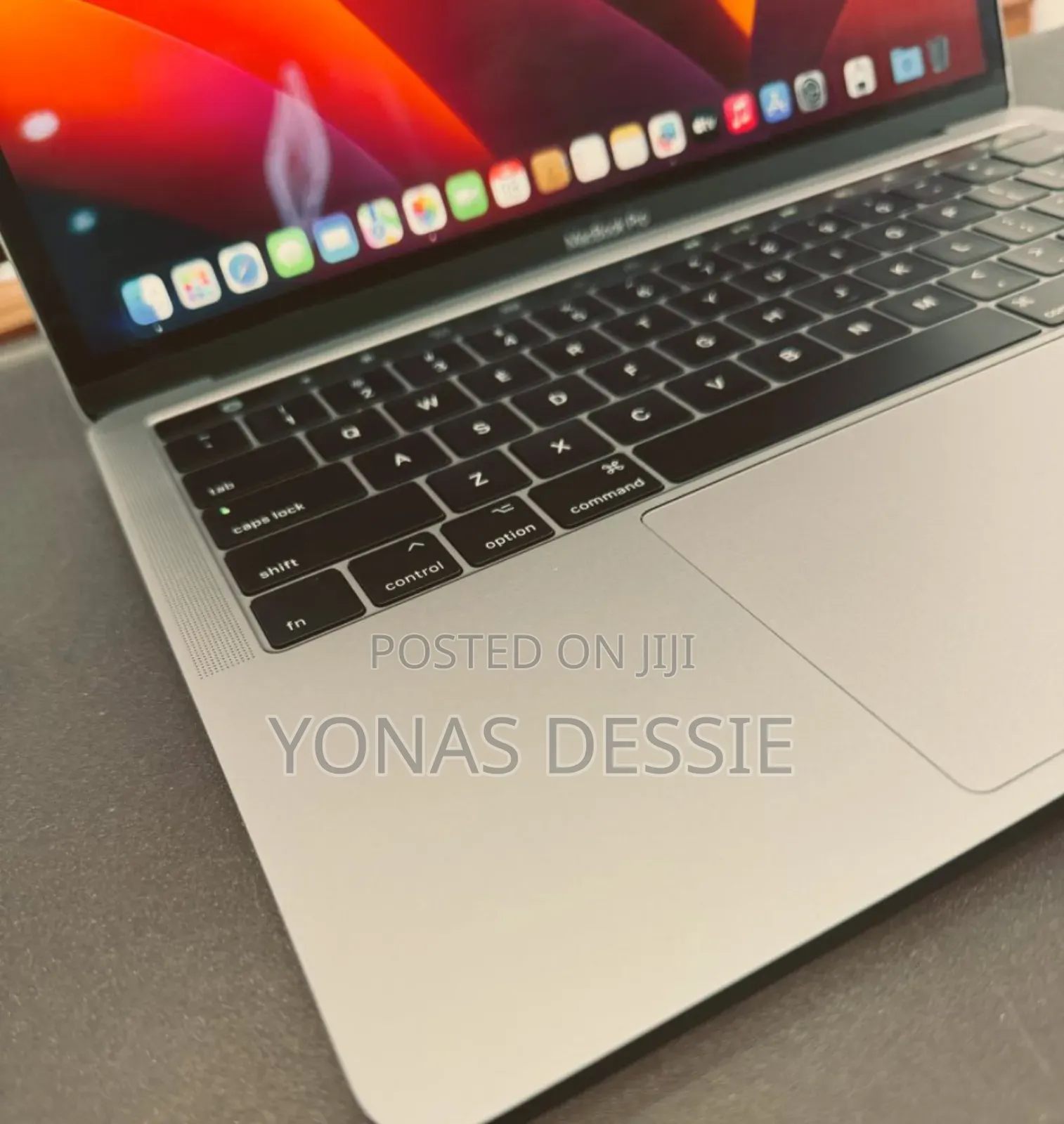 New Laptop Apple MacBook Pro 2017 8GB SSD 256GB