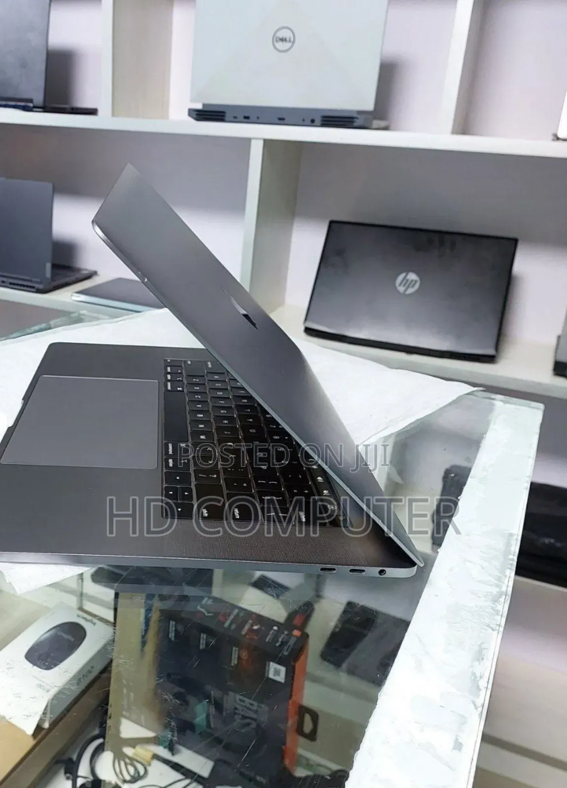 New Laptop Apple MacBook Pro 2019 16GB Intel Core I7 SSD 512GB