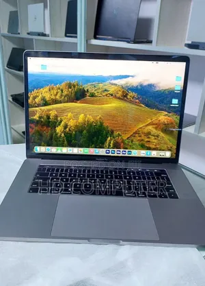 New Laptop Apple MacBook Pro 2019 16GB Intel Core I7 SSD 512GB