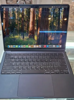 New Laptop Apple MacBook Air 2022 M2 8GB Apple M2 SSD 256GB