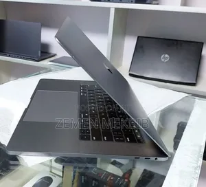 New Laptop Apple MacBook Pro 2019 16GB Intel Core I7 SSD 512GB