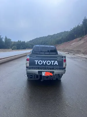 Toyota Hilux 2014 Gray