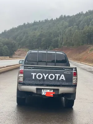 Toyota Hilux 2014 Gray
