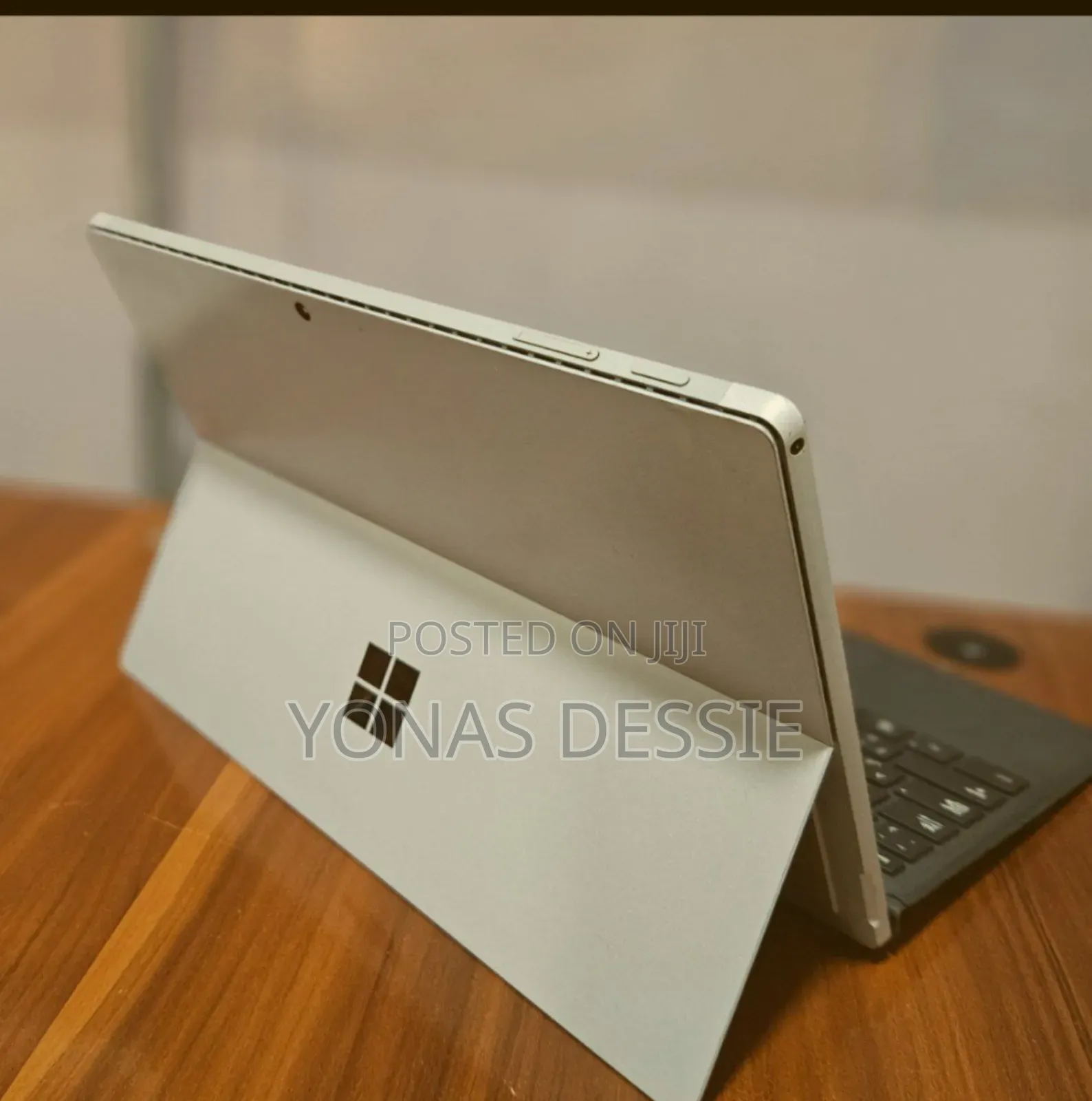 New Laptop Microsoft Surface Pro 7 8GB Intel Core i5 SSD 128GB