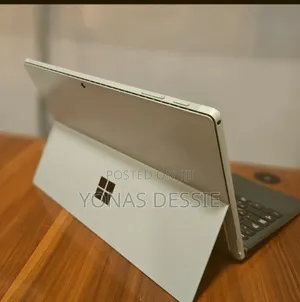 Photo - New Laptop Microsoft Surface Pro 7 8GB Intel Core i5 SSD 128GB