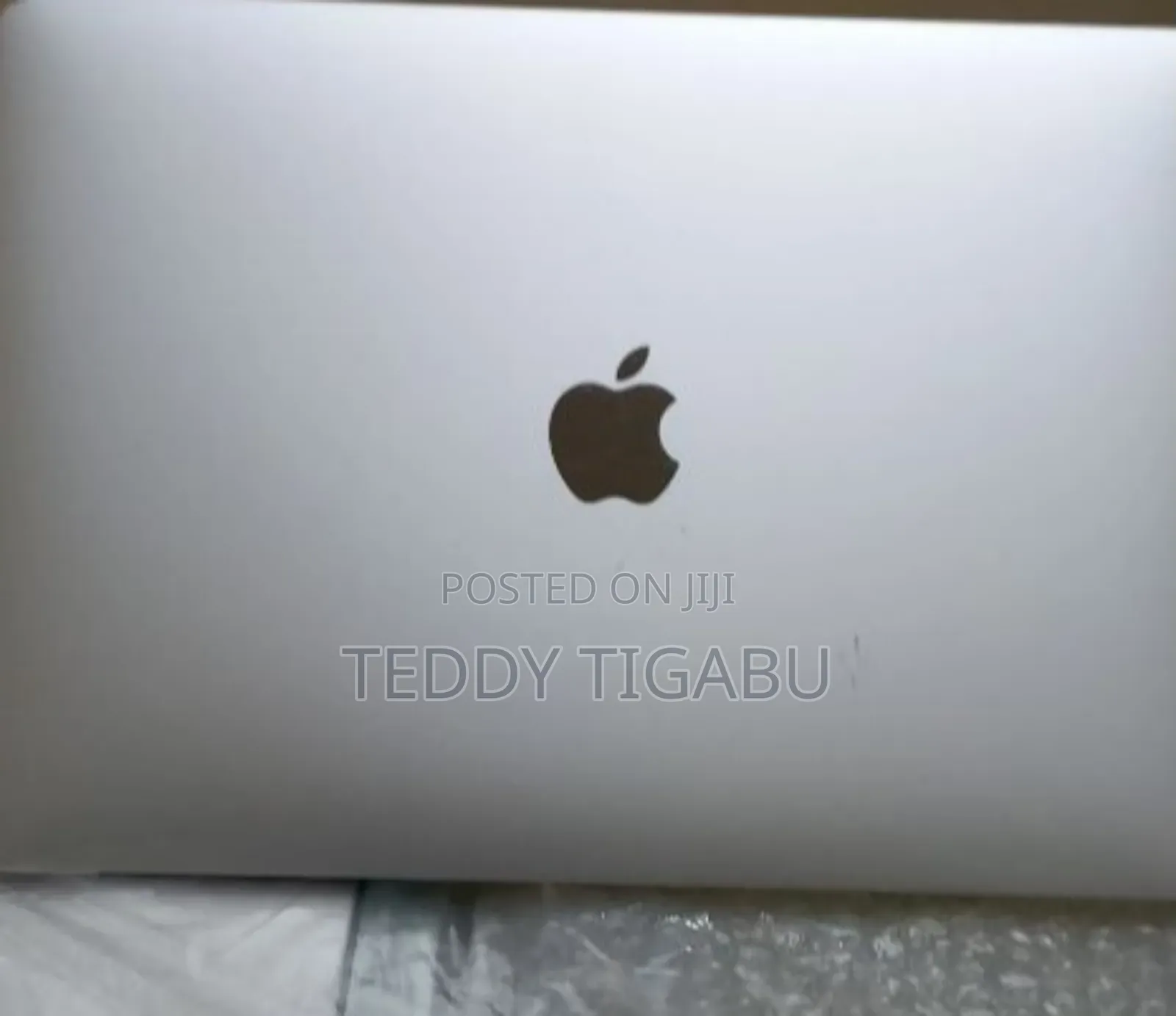 New Laptop Apple MacBook Pro 2017 8GB Intel Core I5 SSD 256GB