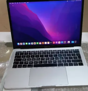 New Laptop Apple MacBook Pro 2017 8GB Intel Core I5 SSD 256GB