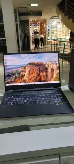 New Laptop HP Victus 15 16GB AMD Ryzen 7 SSD 1T