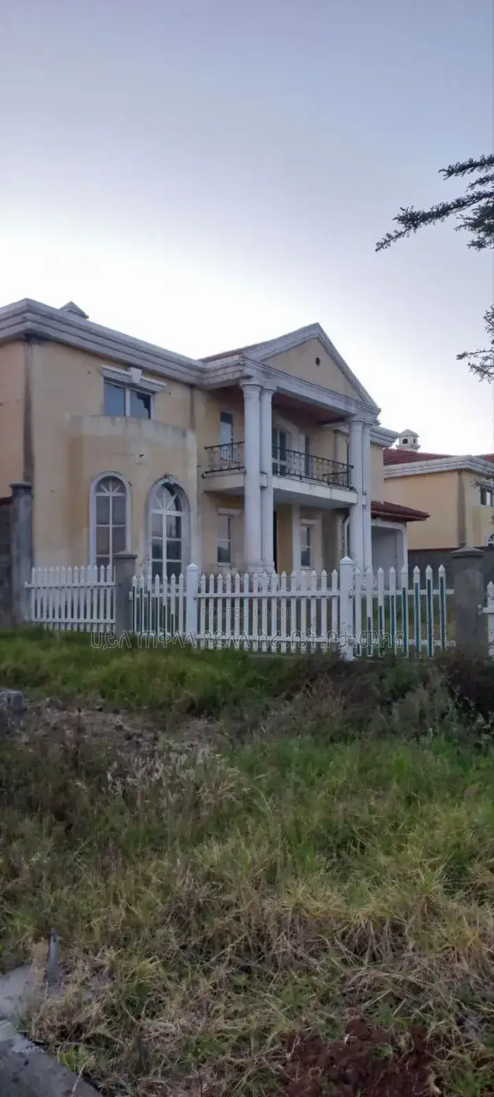 6bdrm House in Ccd Real State, Oromia-Finfinne for sale