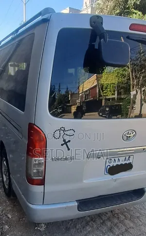Toyota HiAce 2007 Silver