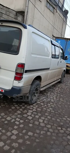 Toyota HiAce 2008 White