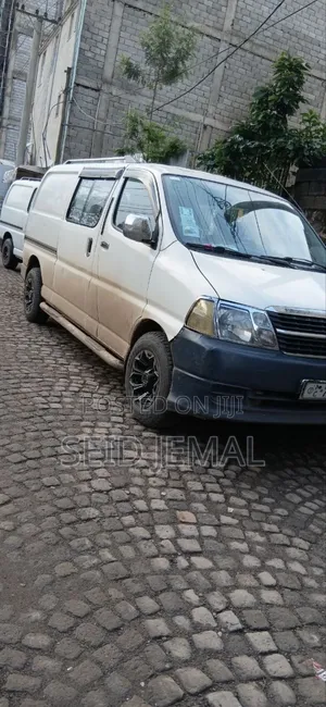 Toyota HiAce 2008 White