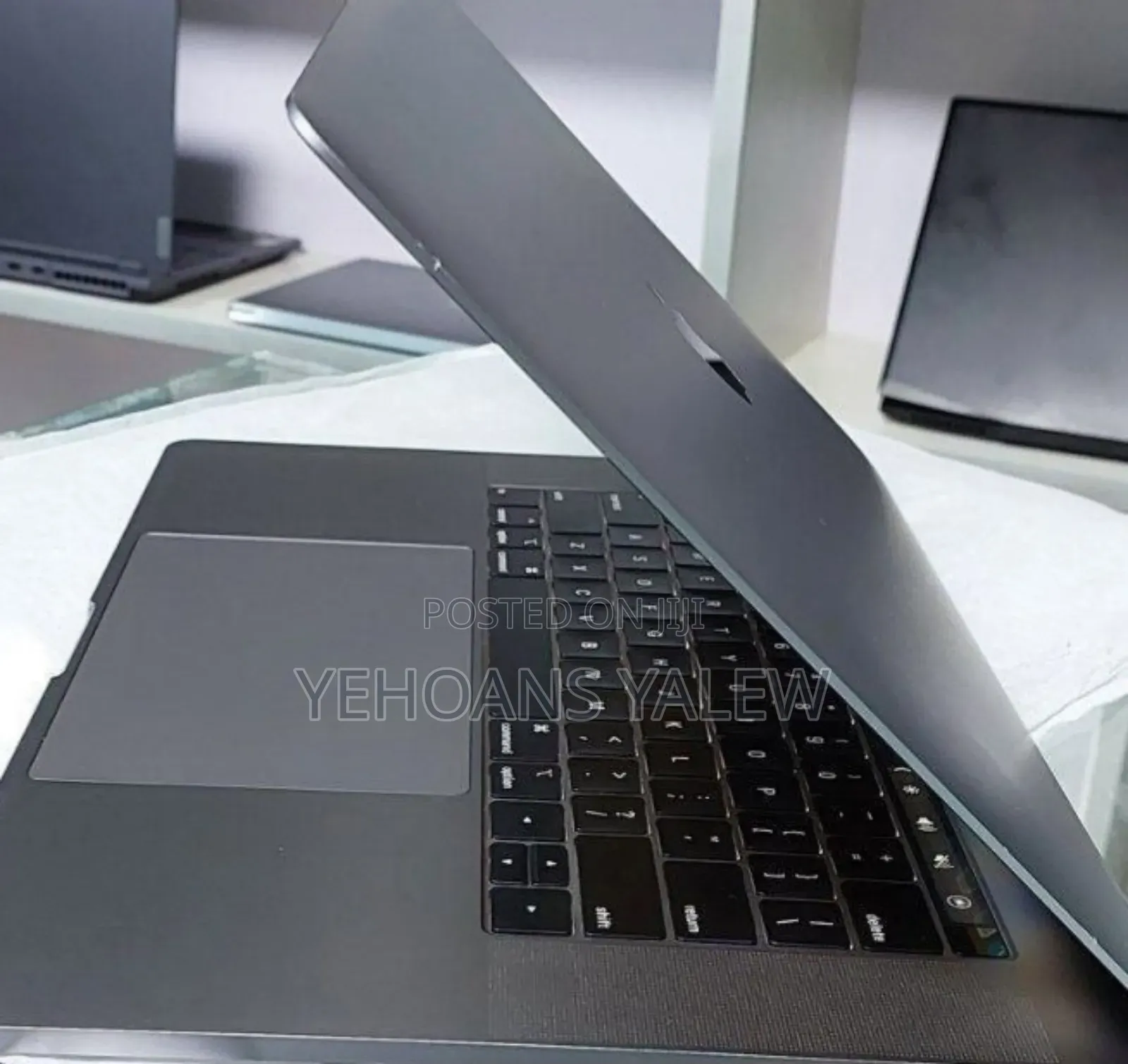 New Laptop Apple MacBook Pro 2019 16GB Intel Core I7 SSD 512GB