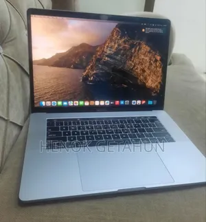 New Laptop Apple MacBook Pro 2017 16GB Intel Core I7 SSD 512GB