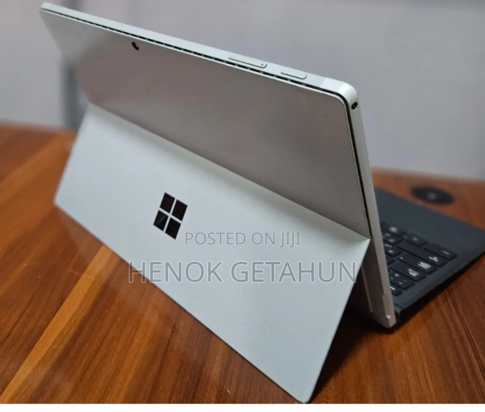 New Laptop Microsoft Surface Pro 7 8GB Intel Core I5 SSD 128GB