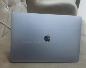 New Laptop Apple MacBook Pro 2017 16GB SSD 512GB