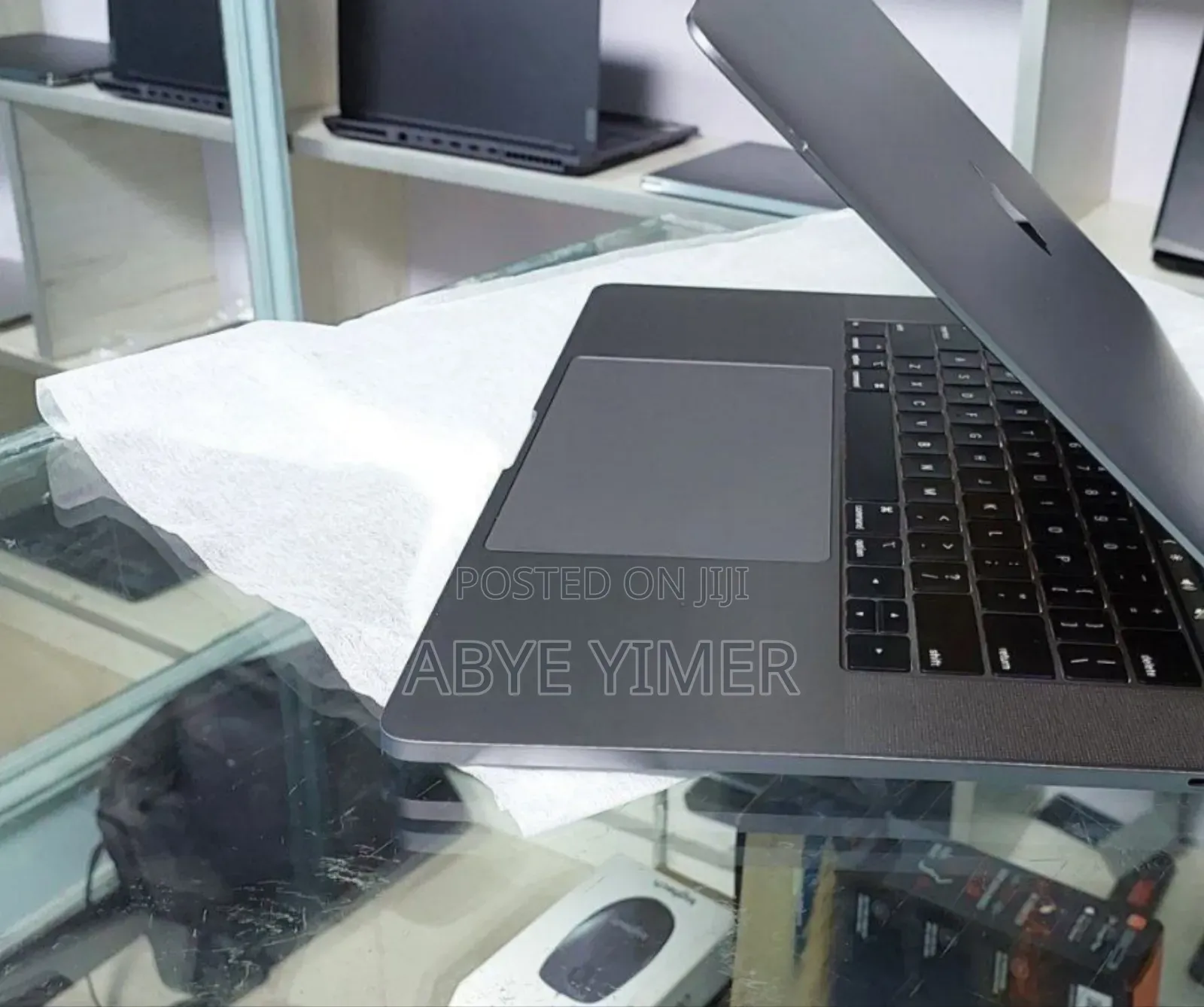 New Laptop Apple MacBook Pro 2019 16GB Intel Core I7 SSD 512GB