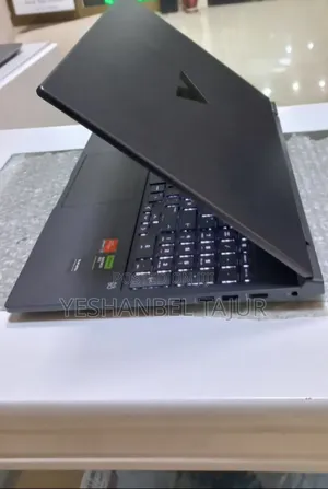 New Laptop HP Victus 15 16GB AMD Ryzen 7 SSD 1T