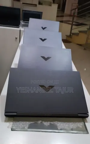 New Laptop HP Victus 15 16GB AMD Ryzen 7 SSD 1T