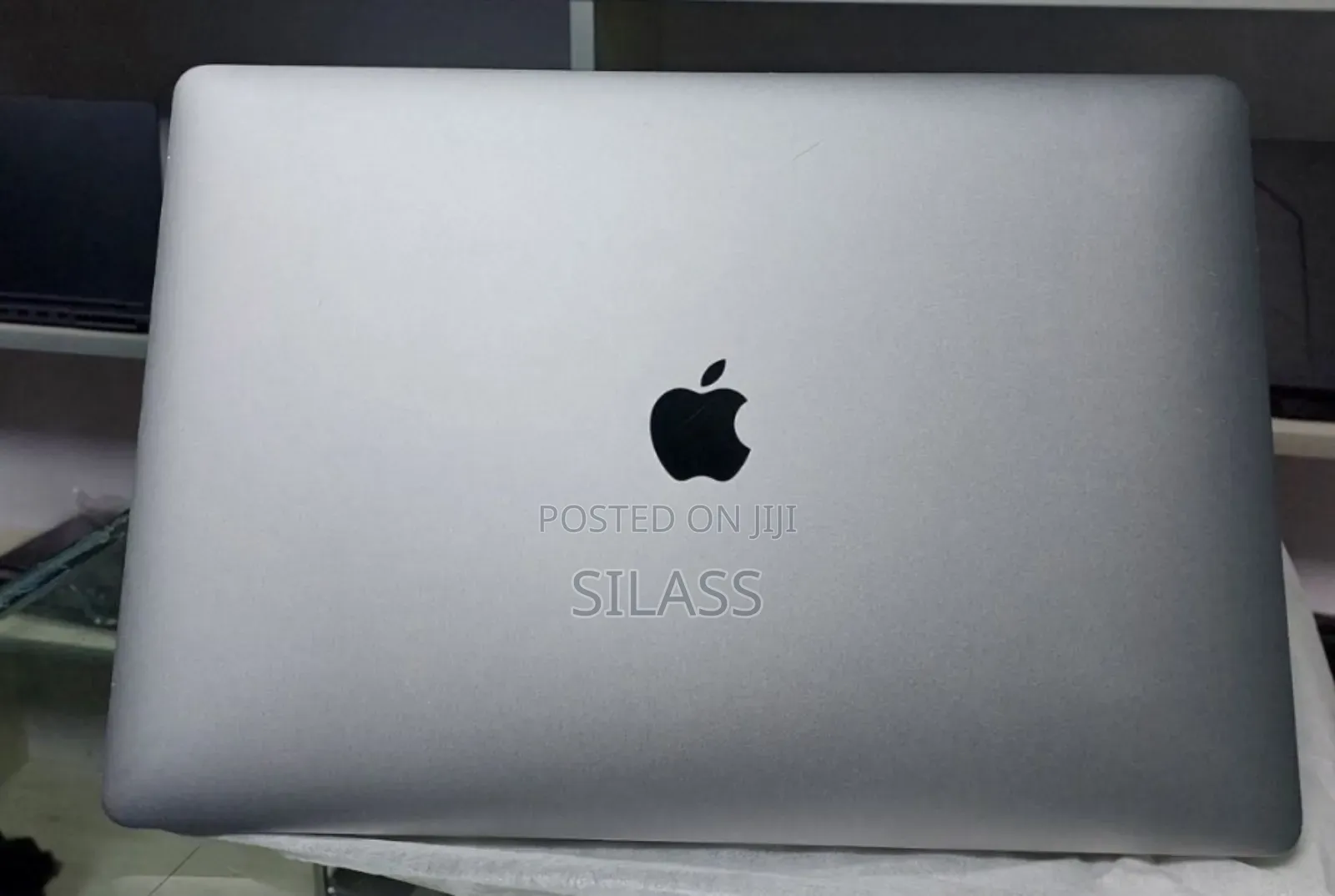 New Laptop Apple MacBook Pro 2019 16GB Intel Core I7 SSD 512GB