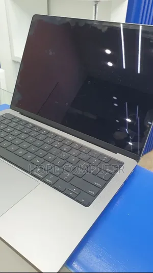 New Laptop Apple MacBook Pro M1 32GB Apple M1 Pro SSD 512GB