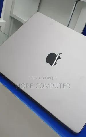 New Laptop Apple MacBook Pro M1 32GB Apple M1 Pro SSD 512GB