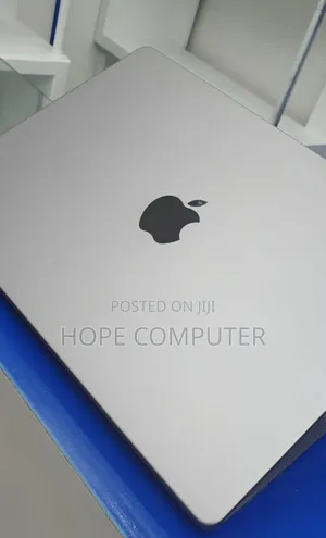 Photo - New Laptop Apple MacBook Pro 2021 M1 32GB Apple M1 Max SSD 2T