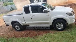 Toyota Hilux 2015 White