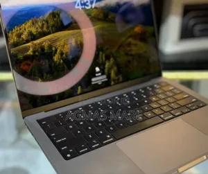 Photo - New Laptop Apple MacBook Pro M1 32GB Apple M1 Pro SSD 1T