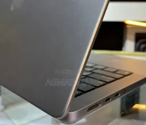 New Laptop Apple MacBook Pro M1 32GB Apple M1 Pro SSD 1T