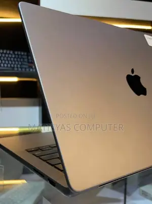 New Laptop Apple MacBook Pro M1 32GB Apple M1 SSD 1T