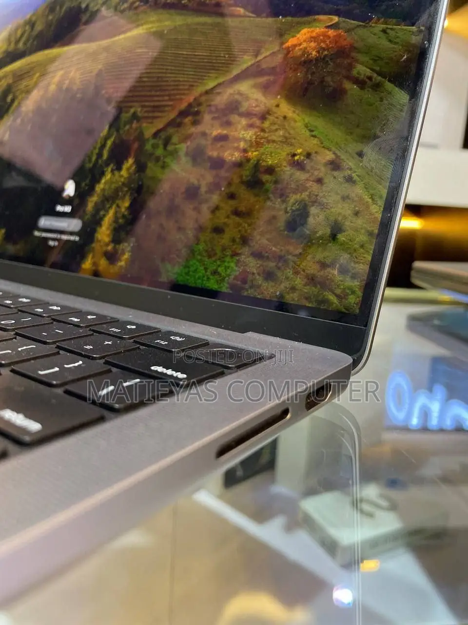 New Laptop Apple MacBook Pro M1 32GB Apple M1 SSD 1T