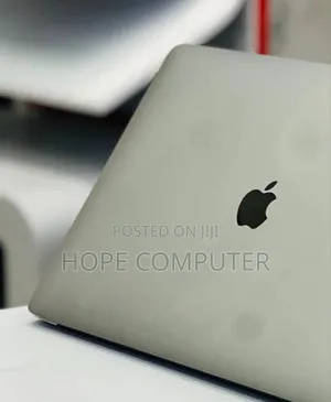 Photo - New Laptop Apple MacBook Pro 2017 16GB Intel Core I7 SSD 512GB