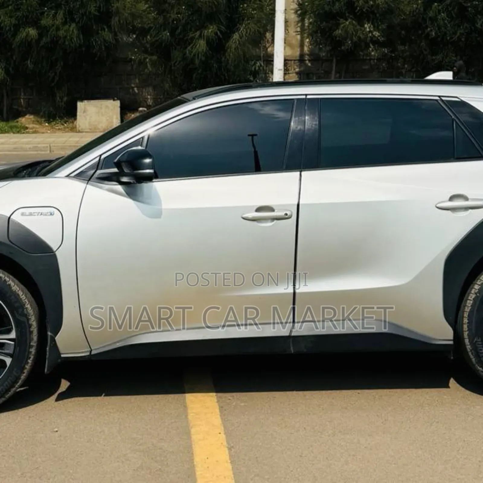 Toyota bZ4X 2023 Gold