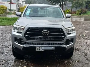 Photo - Toyota Tacoma 2020 Silver