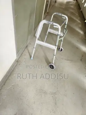 Photo - Walker盎我medical Walker型式medical Walker俠客new Walker Medical