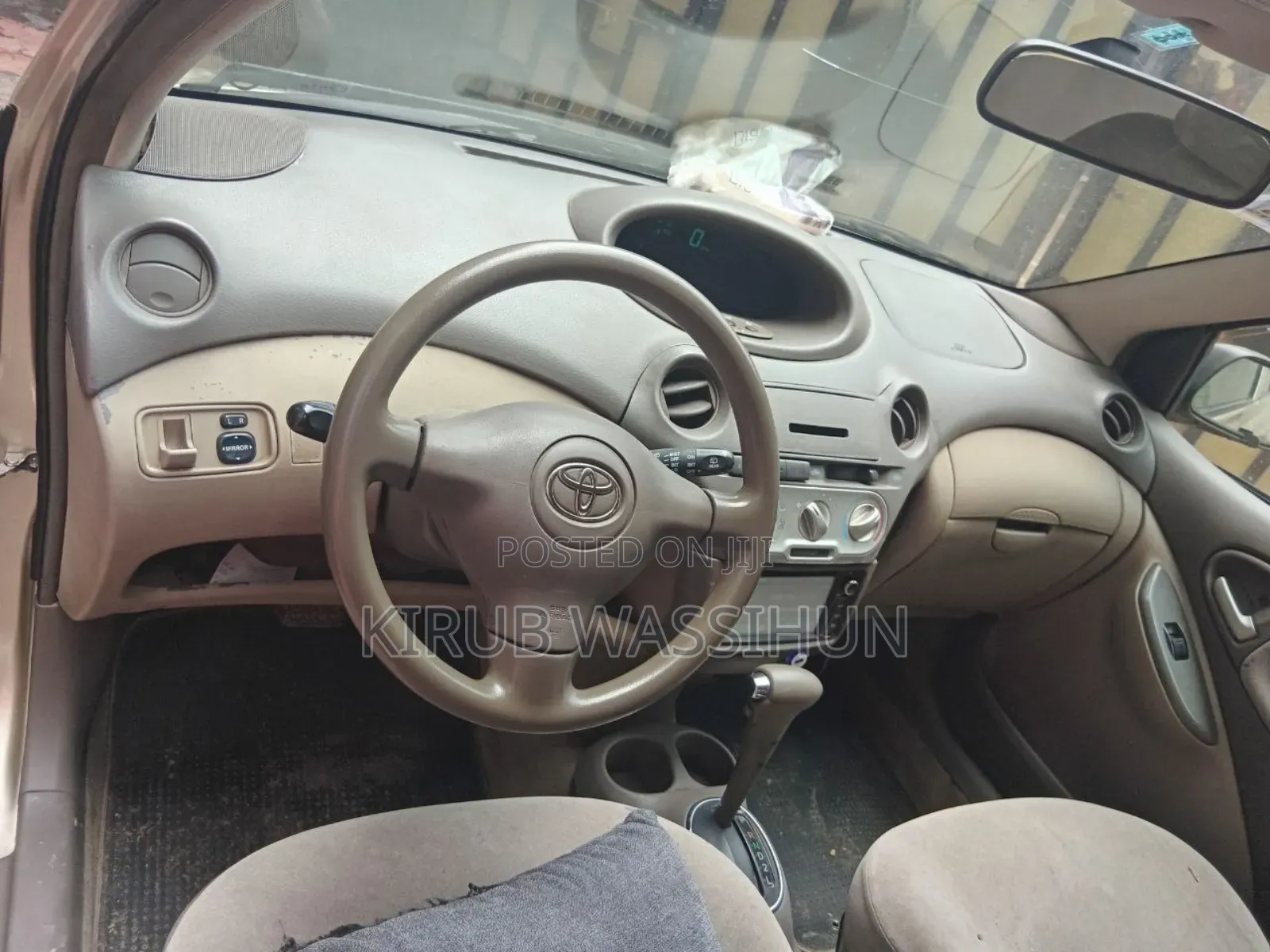 Toyota Platz 2005 Gold